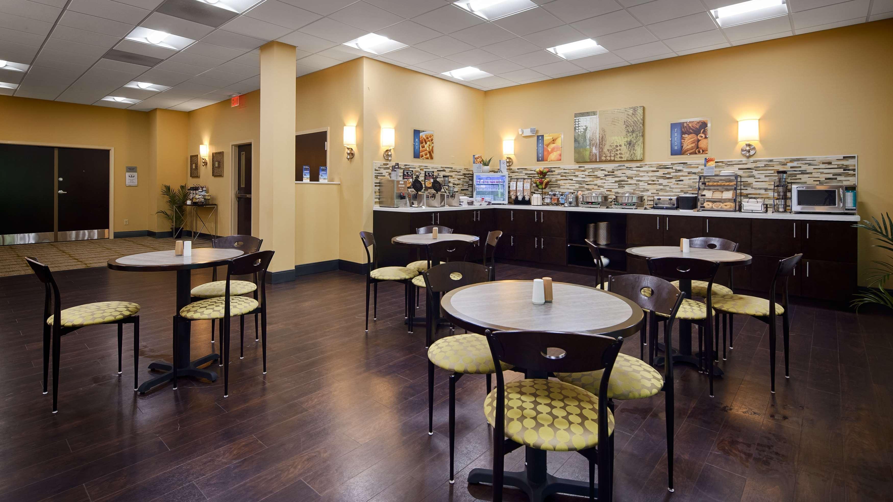 Best Western Plus Thornburg Inn & Suites Екстериор снимка