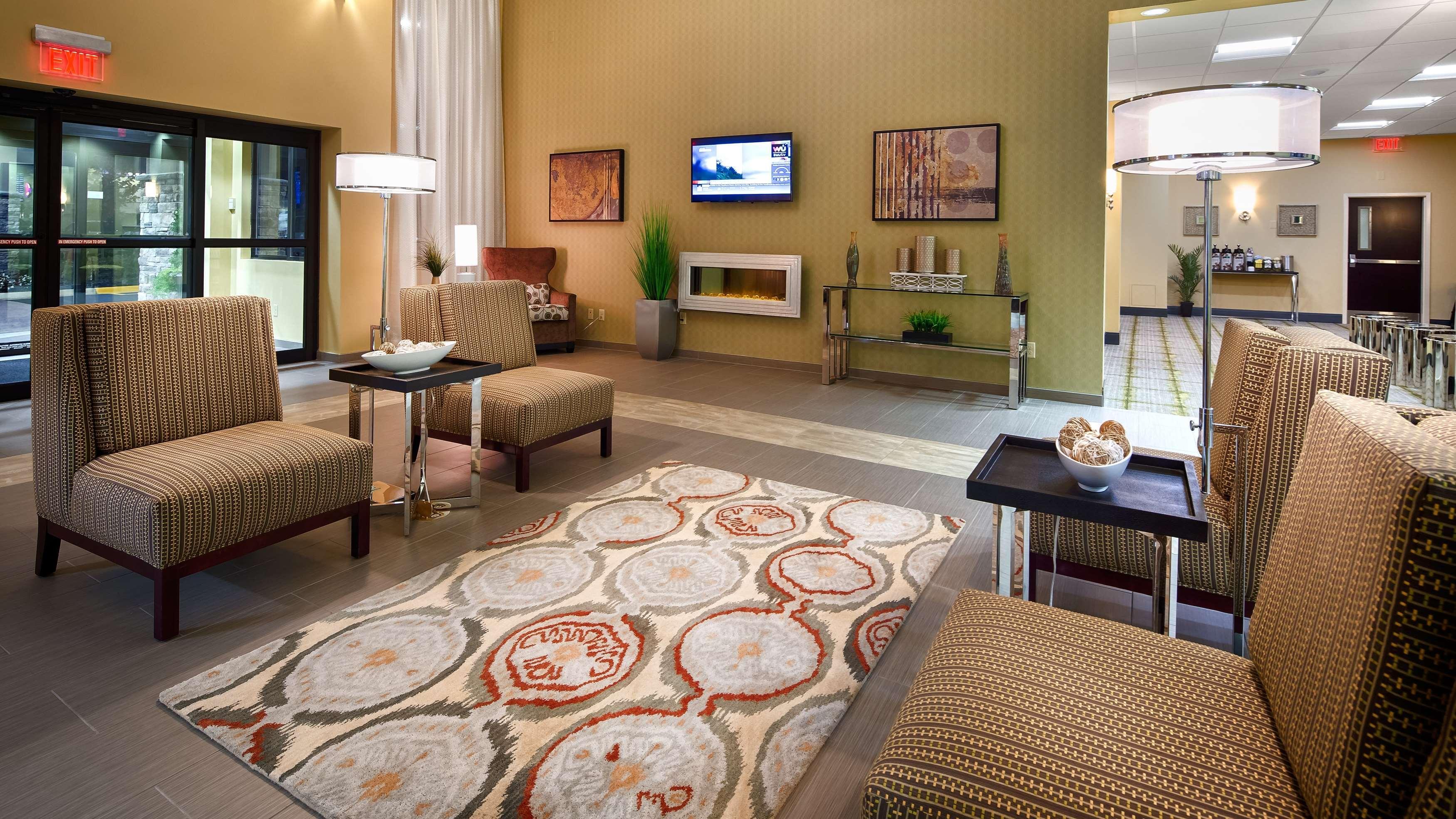 Best Western Plus Thornburg Inn & Suites Екстериор снимка