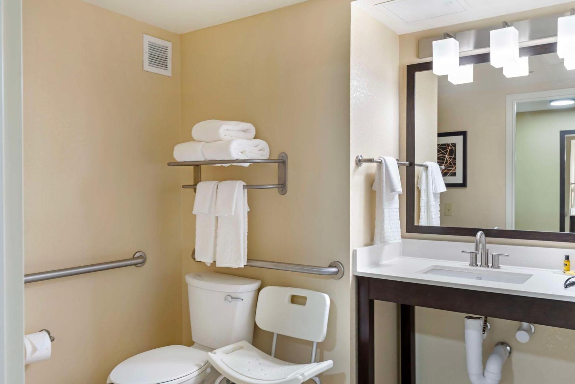 Best Western Plus Thornburg Inn & Suites Екстериор снимка