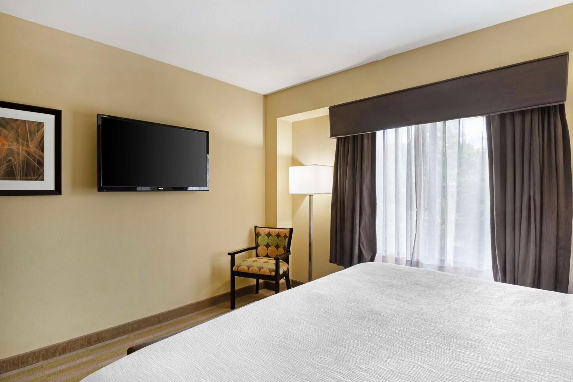 Best Western Plus Thornburg Inn & Suites Екстериор снимка