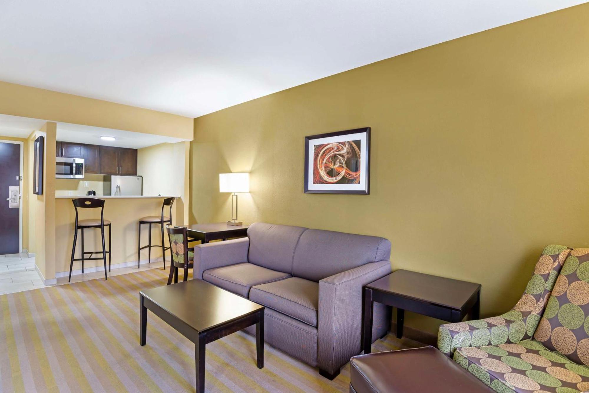 Best Western Plus Thornburg Inn & Suites Екстериор снимка
