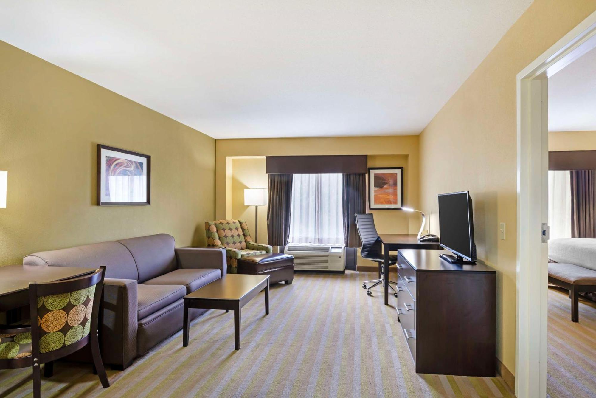 Best Western Plus Thornburg Inn & Suites Екстериор снимка