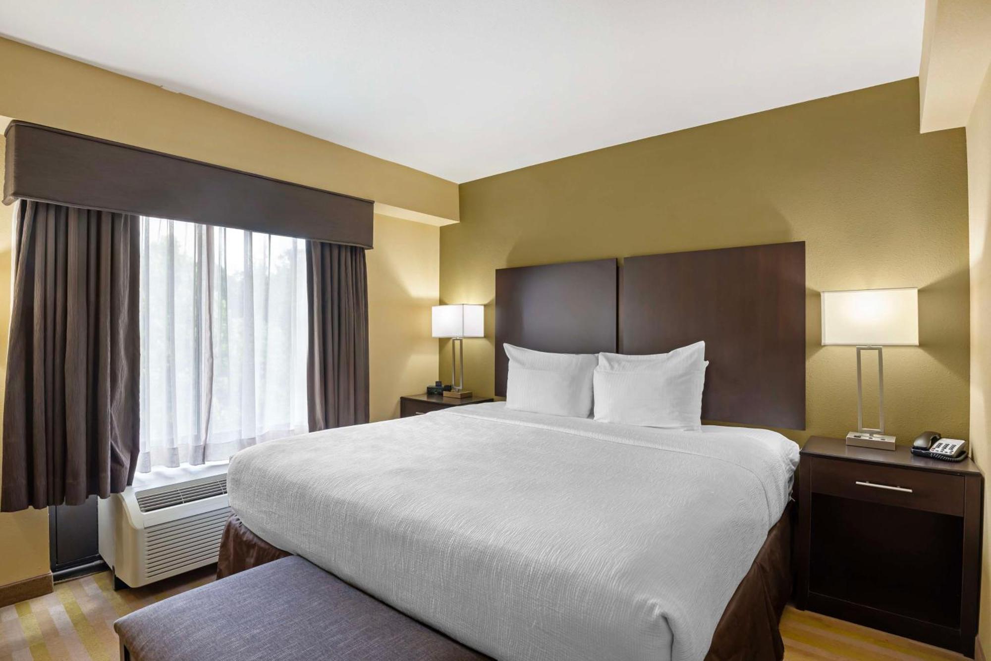 Best Western Plus Thornburg Inn & Suites Екстериор снимка