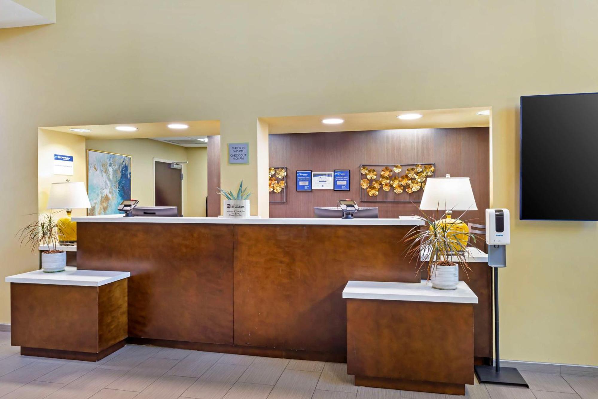 Best Western Plus Thornburg Inn & Suites Екстериор снимка